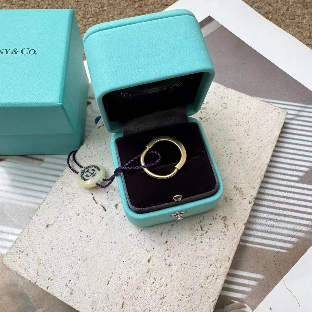 95新 Tiffany & Co./蒂芙尼 18k金 Lock系列戒指/635051089