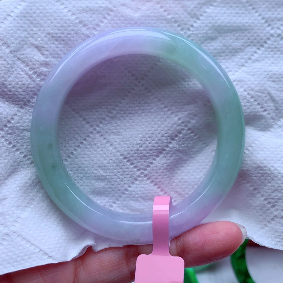 翡翠手镯未镶嵌翡翠