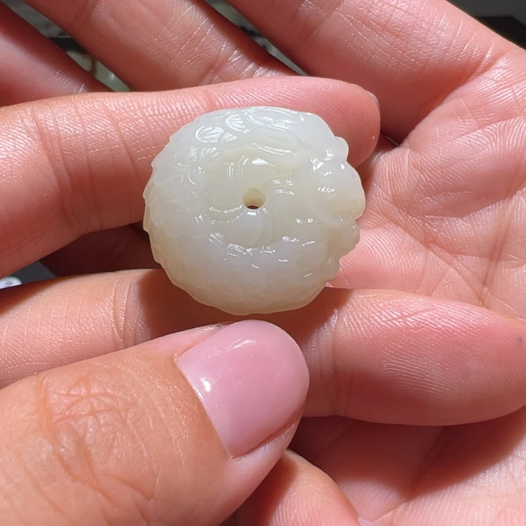 心***动和田玉未镶嵌颈饰