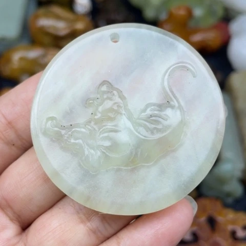 蛇纹石玉未镶嵌颈饰42