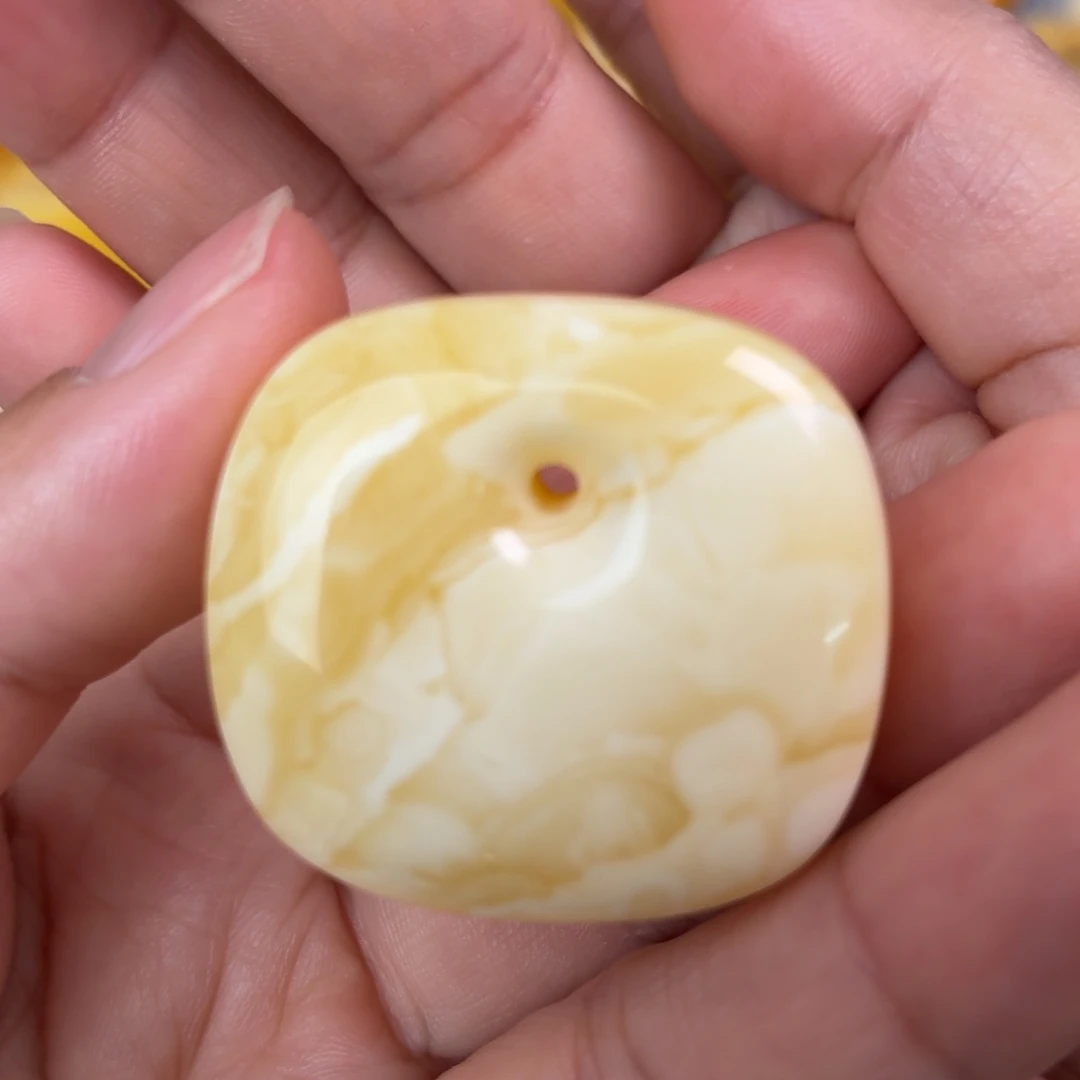 蜜蜡未镶嵌吊坠(不含链)金白妖花方扣