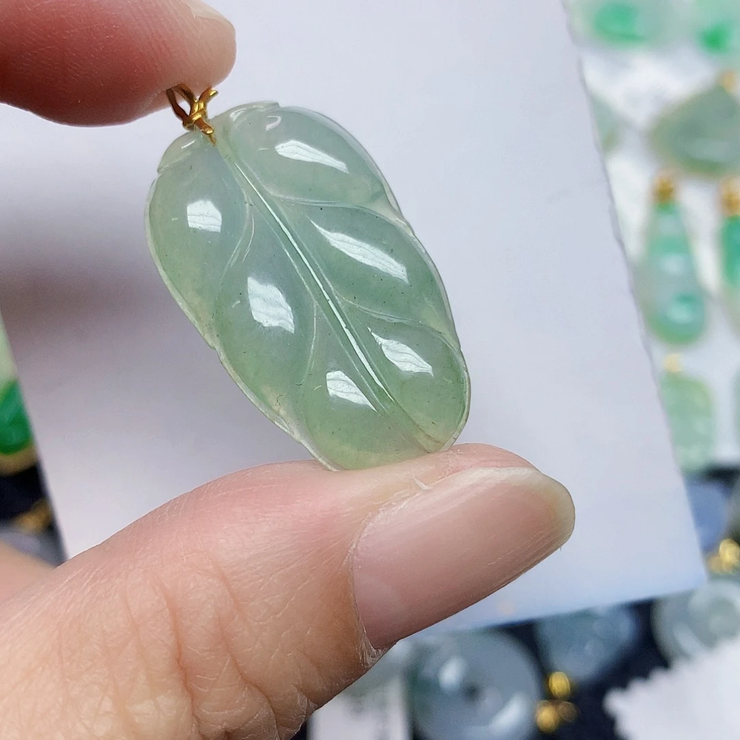 翡翠18K金镶嵌颈饰3566788