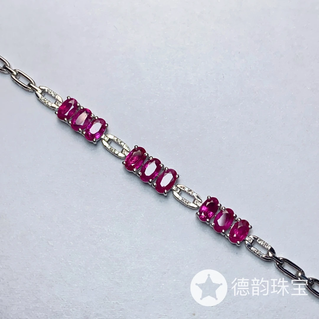 18K金镶嵌缅甸红宝石手链