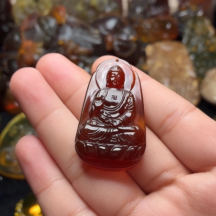 传***爷琥珀未镶嵌颈饰..