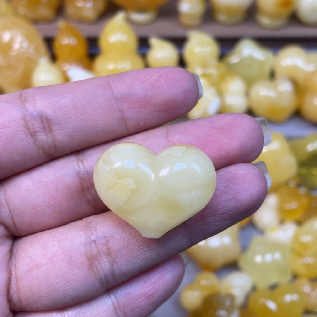 琥珀未镶嵌珠宝奇石