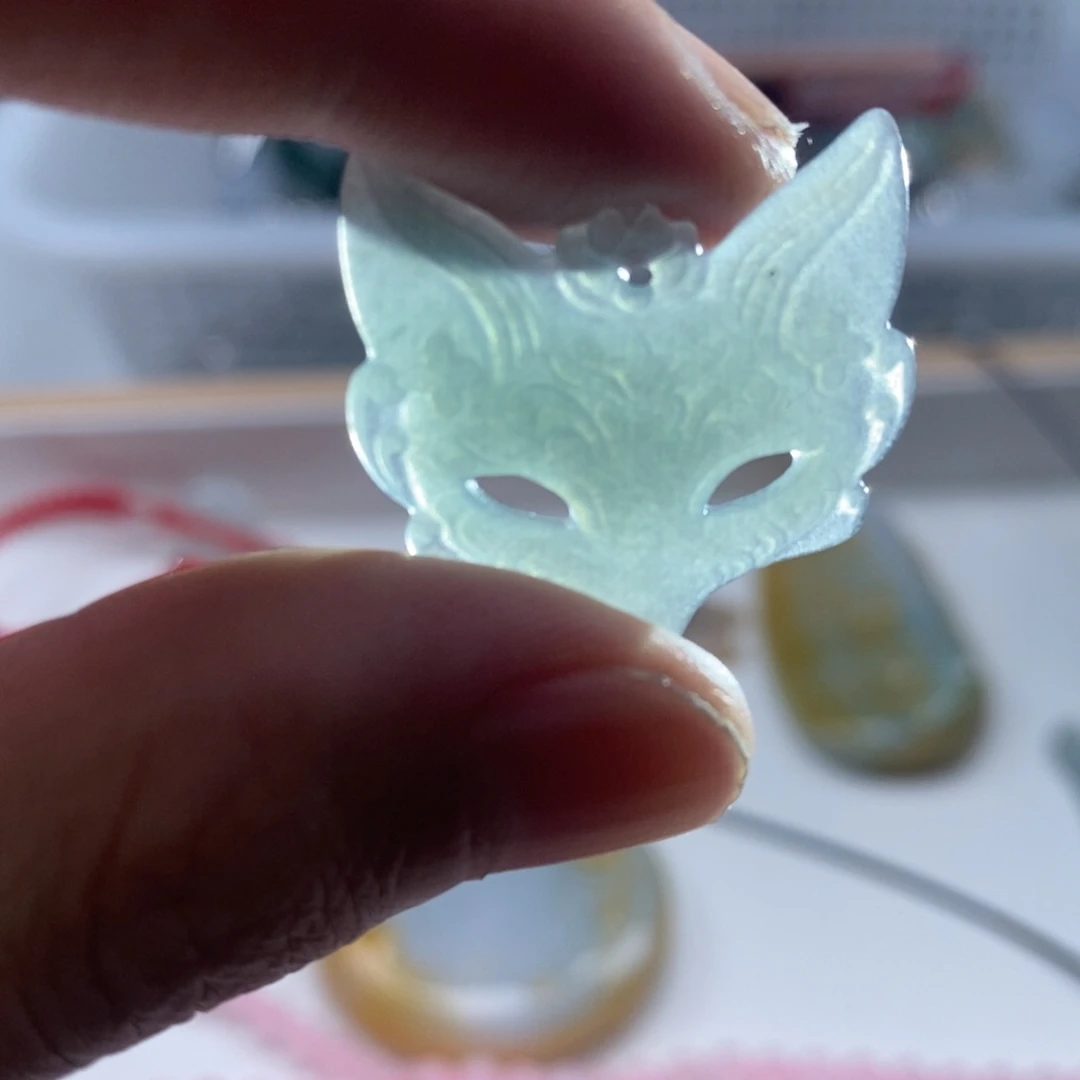 翡翠未镶嵌颈饰翡翠多其样发其一