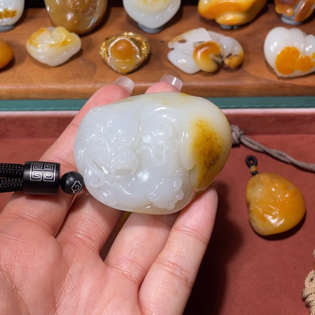 颈饰未镶嵌和田玉