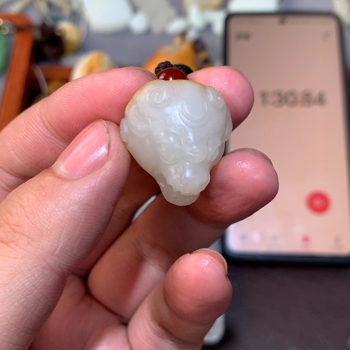 和田玉颈饰未镶嵌大*白