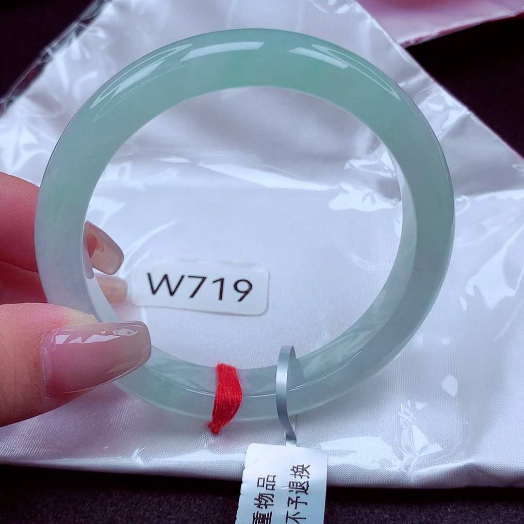 活***彩翡翠未镶嵌手镯天然缅甸翡翠A货