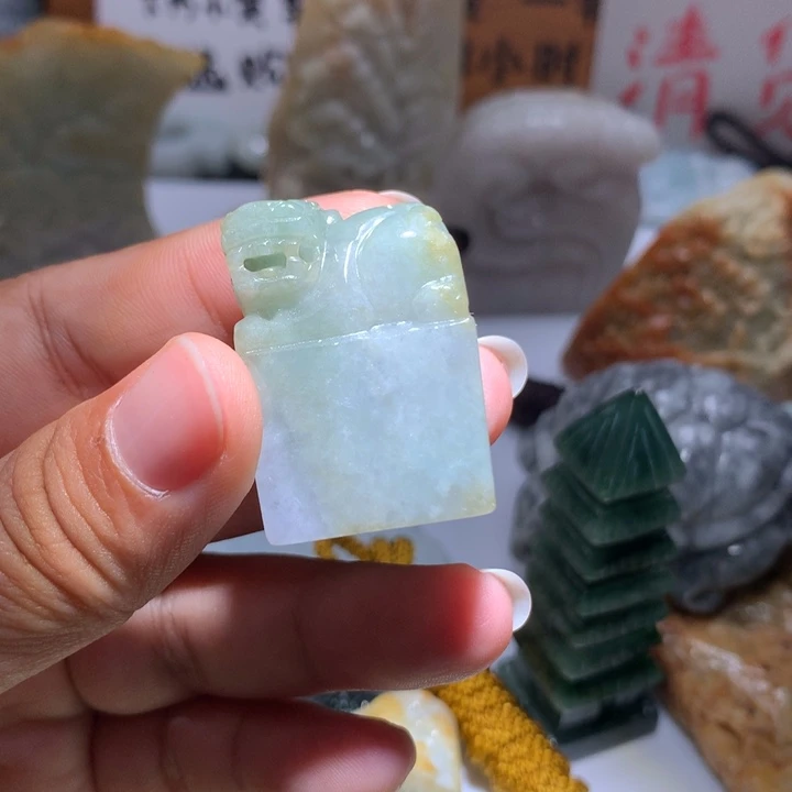 翡翠未镶嵌颈饰保真天然A货翡翠