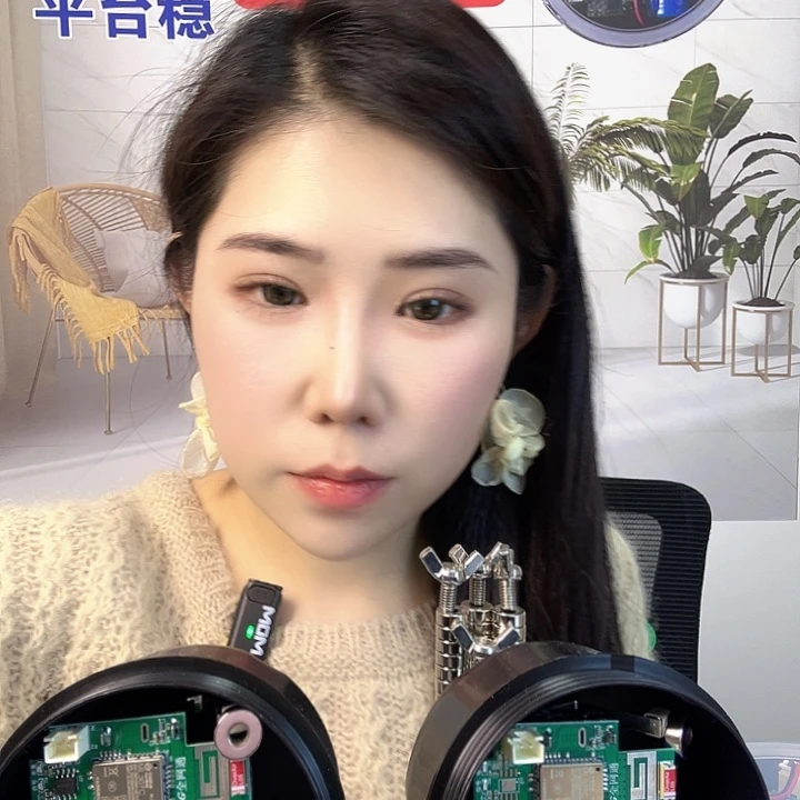 吴***圆铝合金4-2带报警器2套