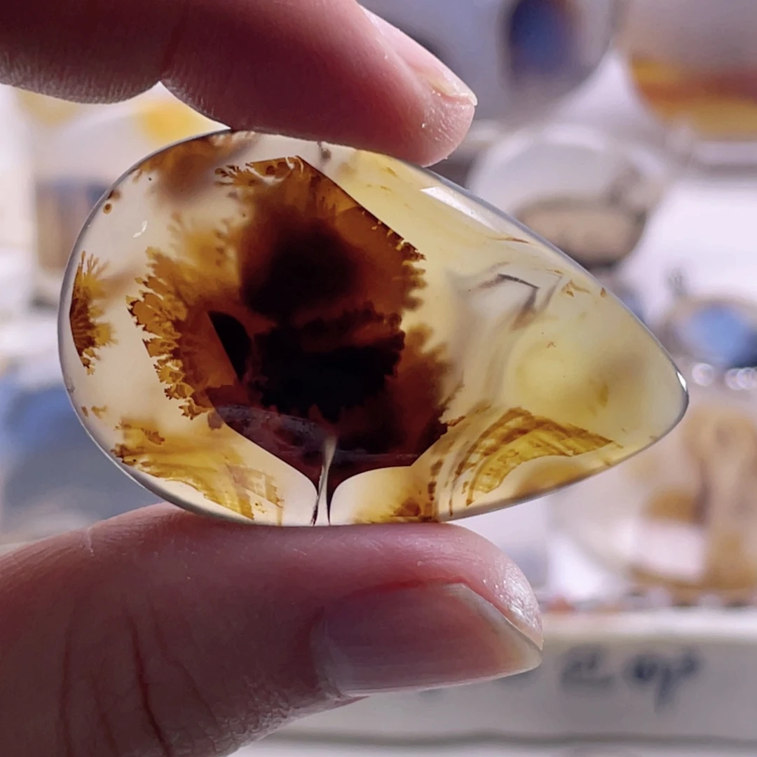 玛瑙/玉髓未镶嵌珠宝奇石