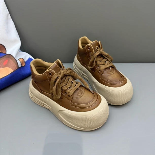 网红同款2025秋季新款厚底娃娃头高帮小白鞋百搭休闲运动鞋学生鞋