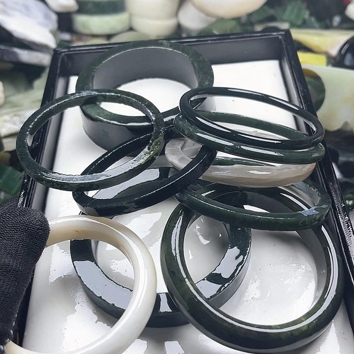 和田玉（糖玉）和田玉边角料9K金镶嵌禅***6