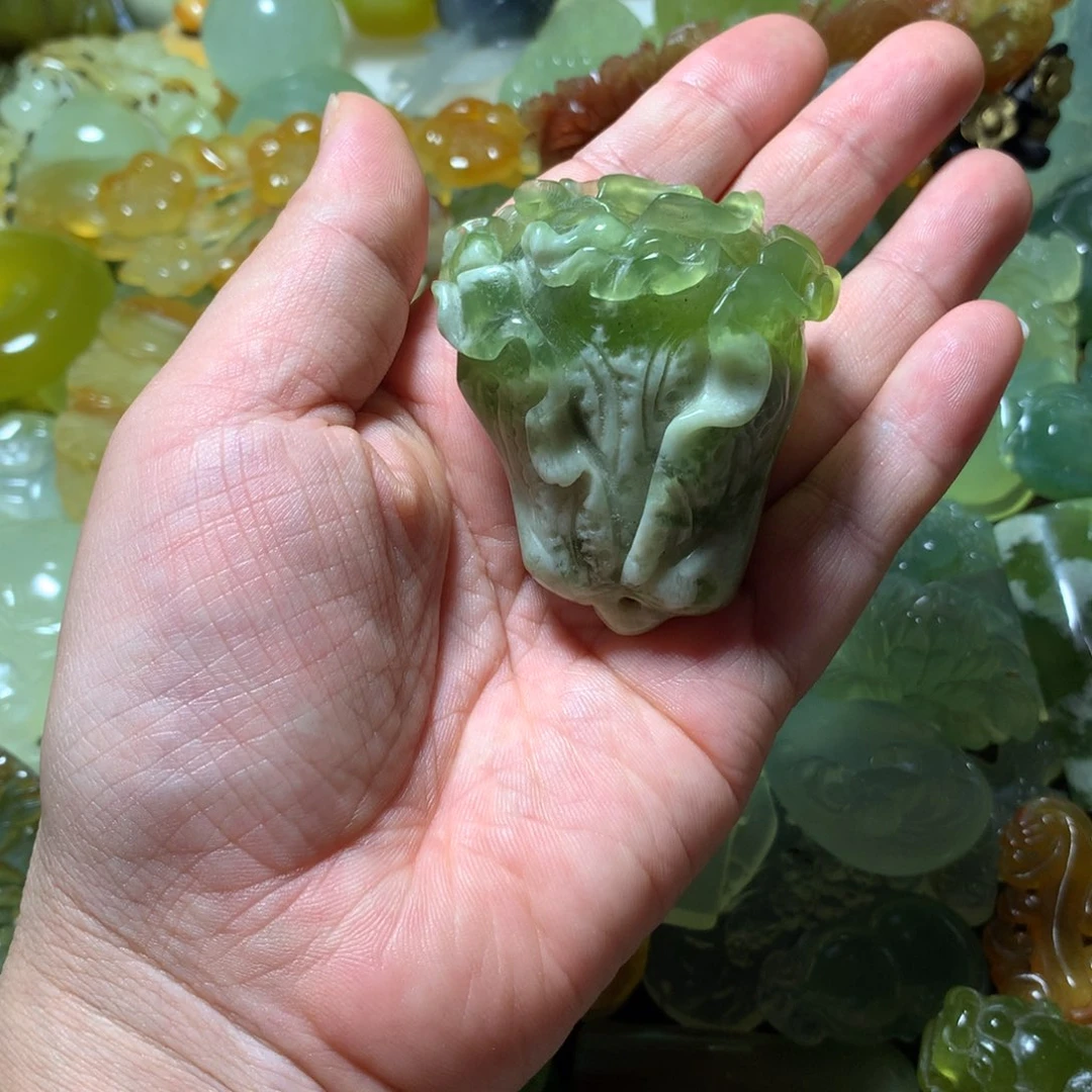 未镶嵌蛇纹石玉颈饰