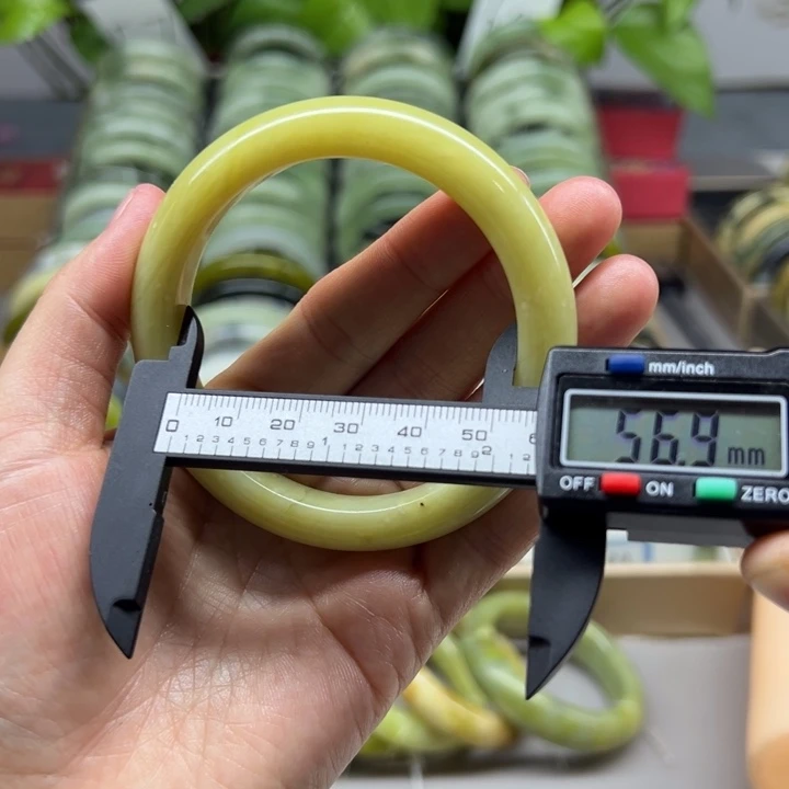 蛇纹石玉未镶嵌手镯22