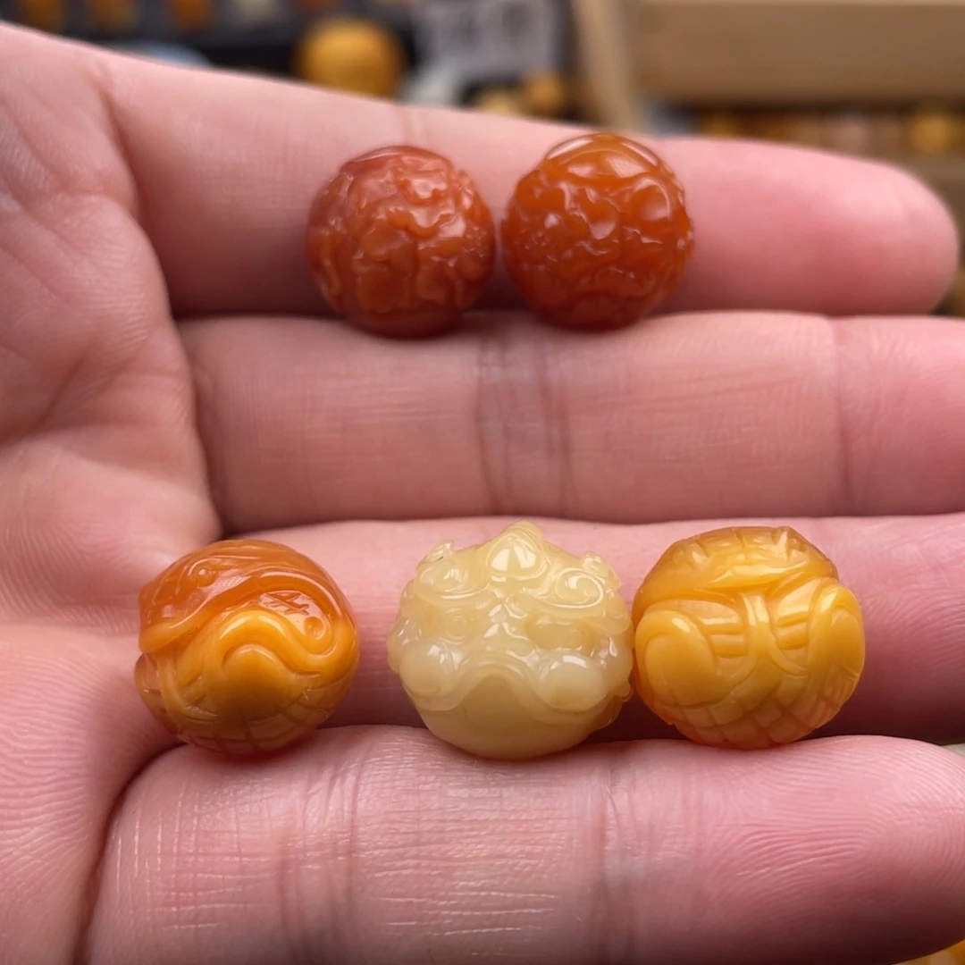 石英质玉（缅黄）颈饰未镶嵌埙*埙