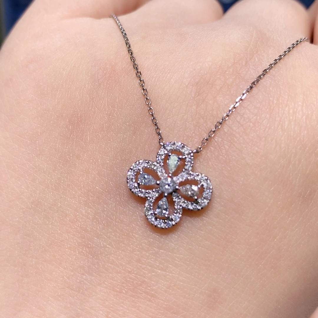 【闪购商品】钻石颈饰18K金镶嵌项链