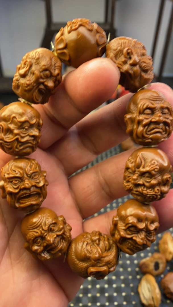2.0山鬼十八罗汉手串雕刻手串黄金树上沉水核不是橄榄核沉水核