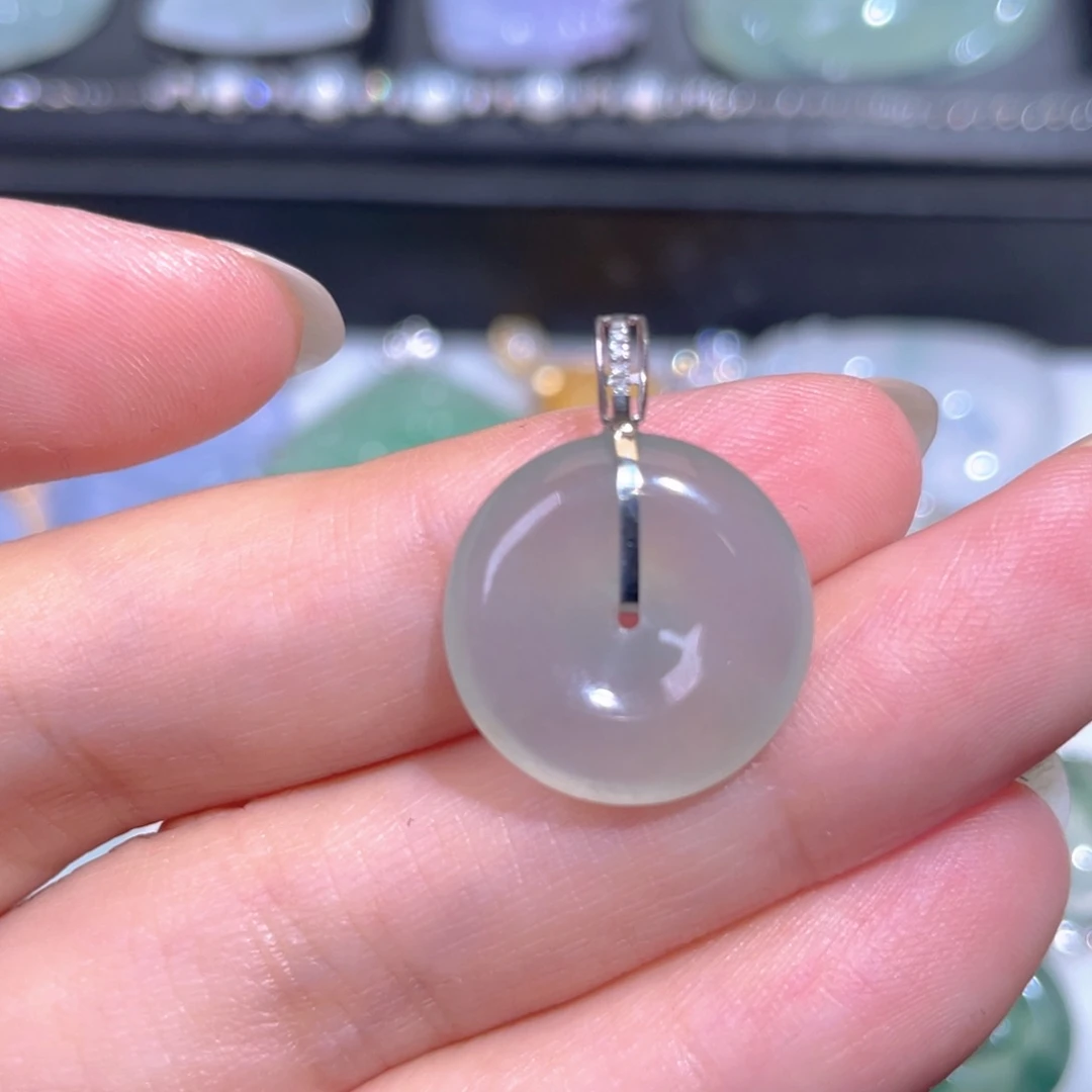 颈饰18K金镶嵌翡翠翡翠