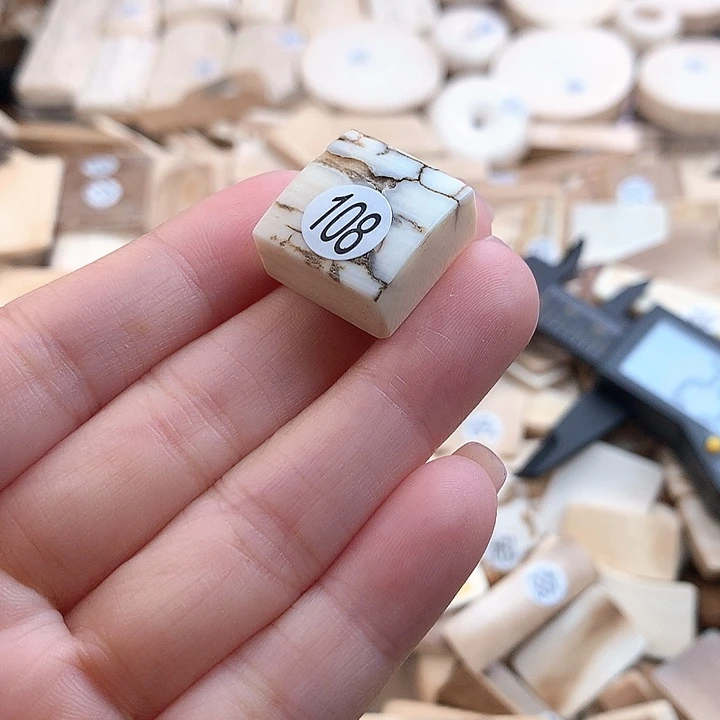 泥塑不打孔联系客服