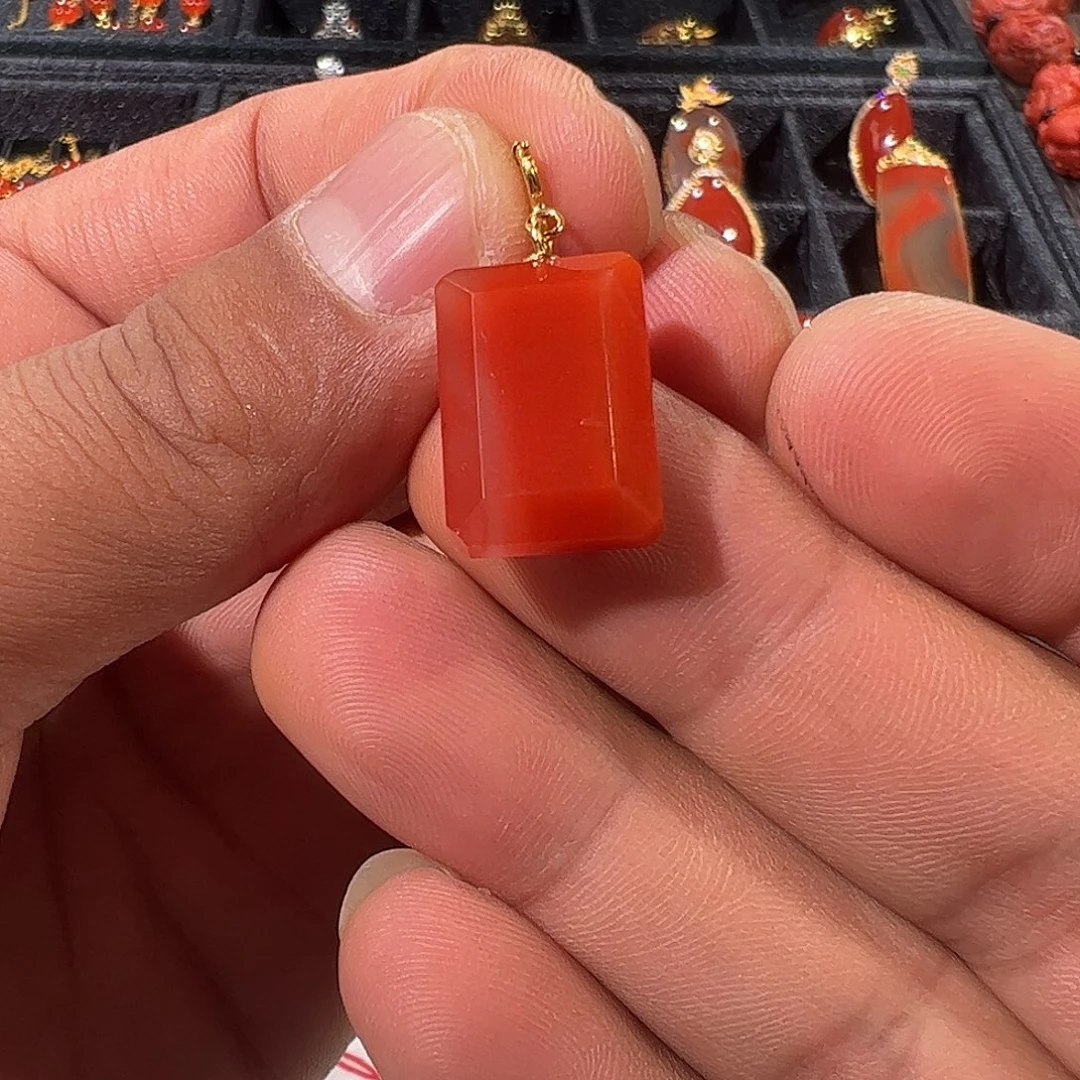 南红玛瑙未镶嵌颈饰