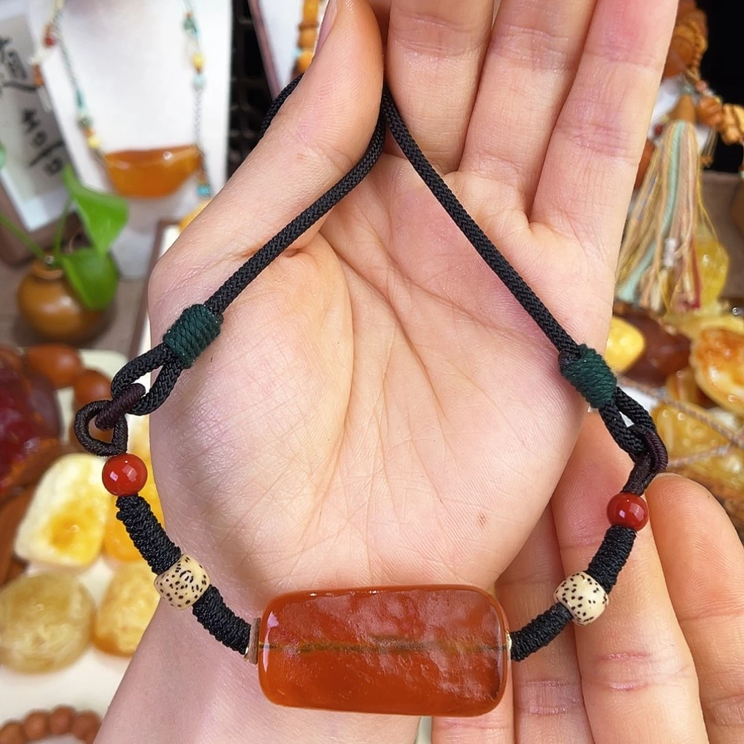 未镶嵌琥珀珠宝奇石，