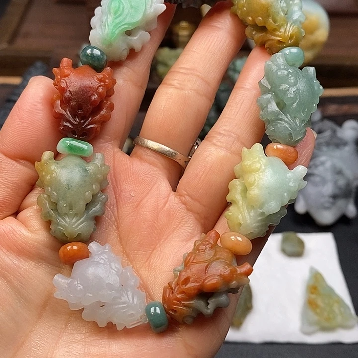 随***安定制翡翠未镶嵌毛货抛光