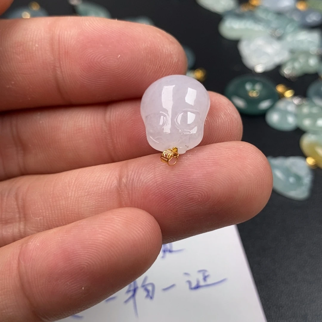 颈饰18K金镶嵌翡翠