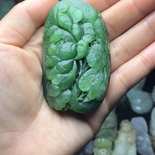 和田玉（碧玉）未镶嵌把件