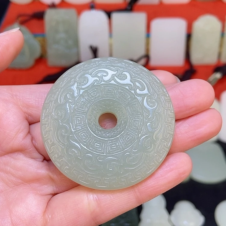 【闪购商品】颈饰未镶嵌和田玉