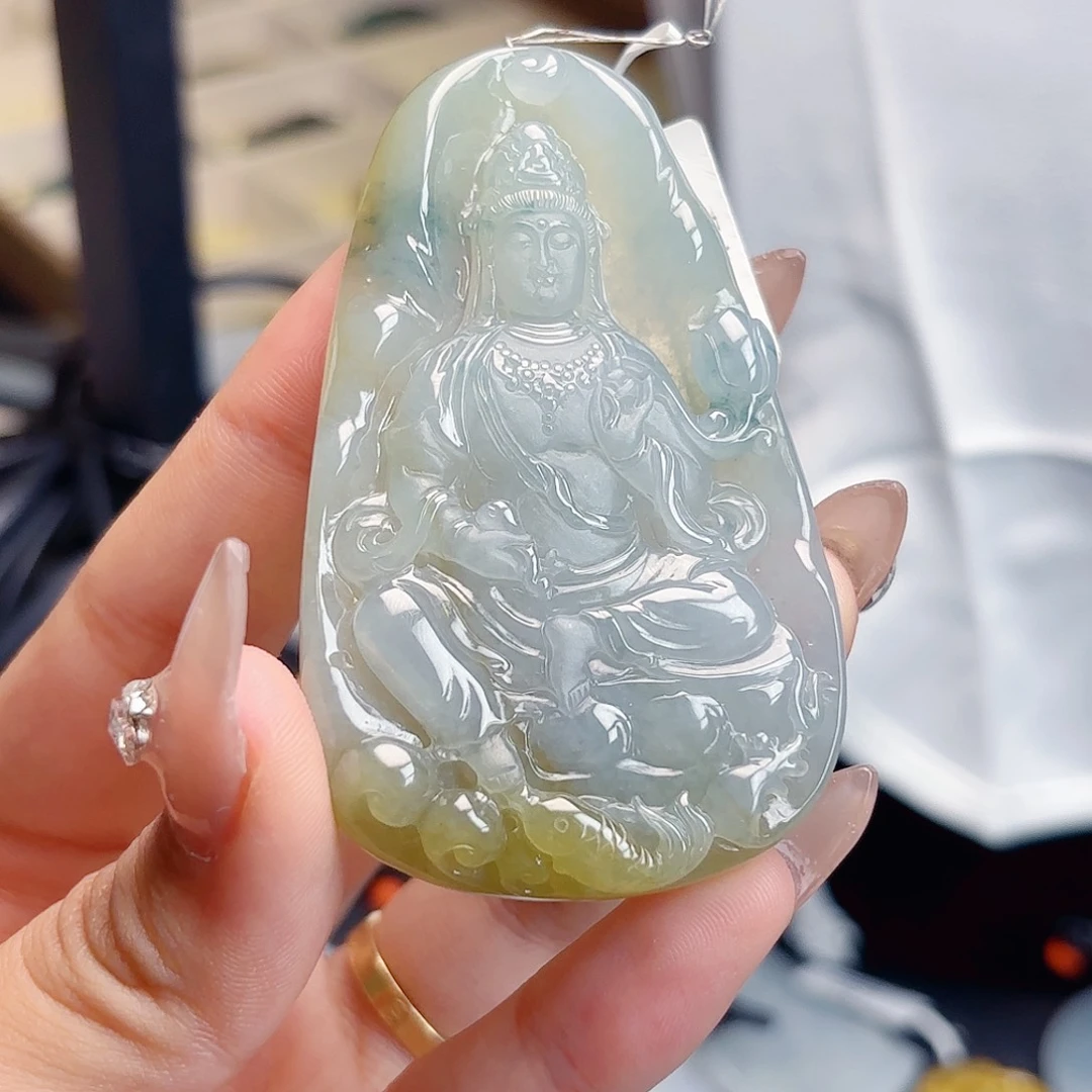 翡翠未镶嵌颈饰观音