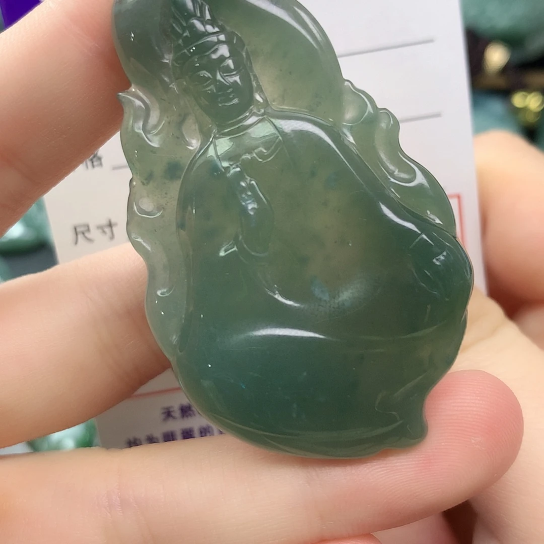 翡翠未镶嵌颈饰观音