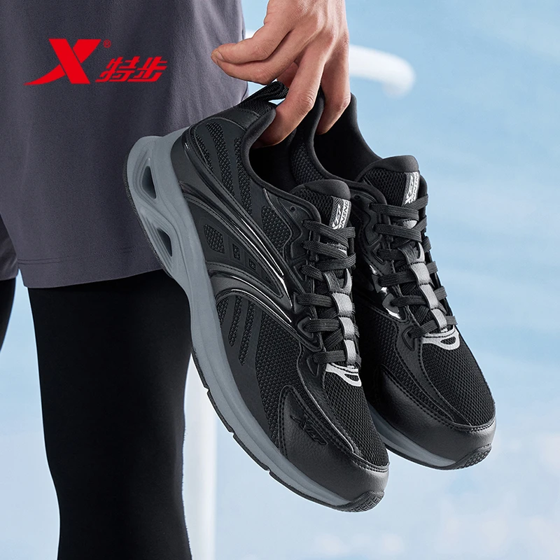 XTEP/特步强风跑鞋男减震回弹跑步鞋夏季休闲时尚透气男子运动鞋