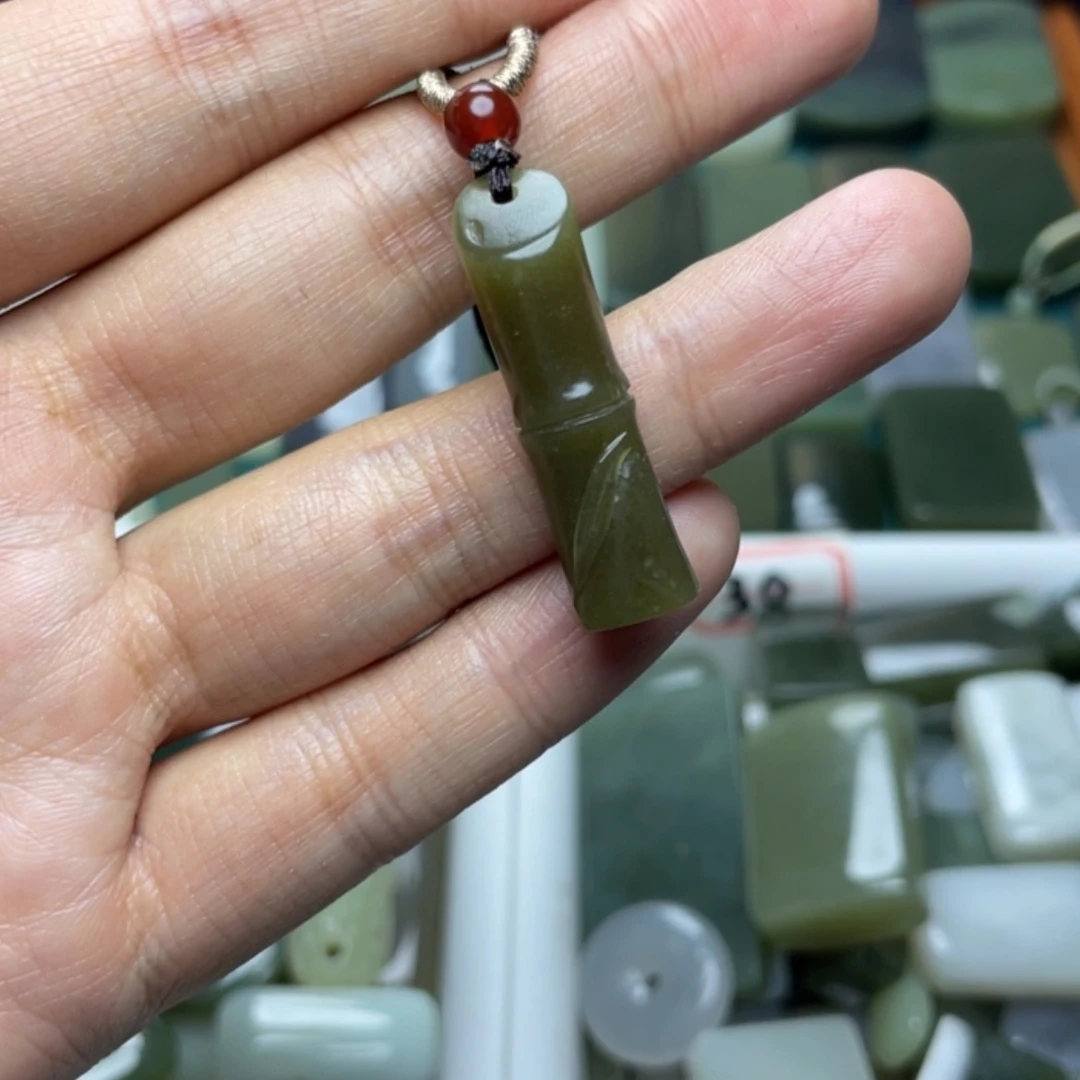 【闪购商品】颈饰未镶嵌和田玉