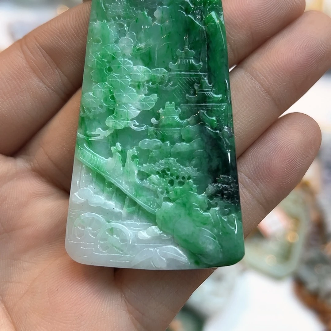 翡翠未镶嵌颈饰挂件