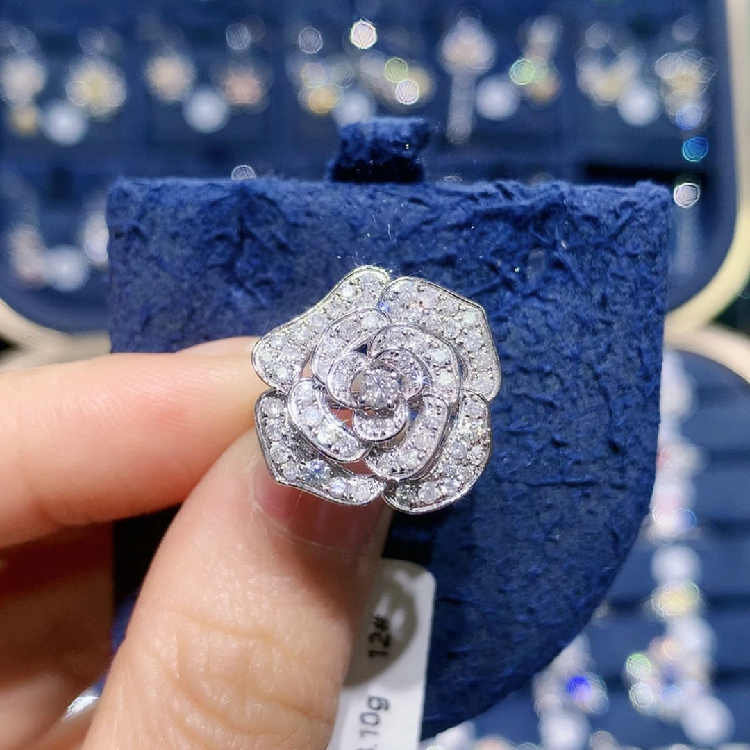 【闪购商品】18K金镶嵌戒托钻石一克拉满钻山茶花戒指