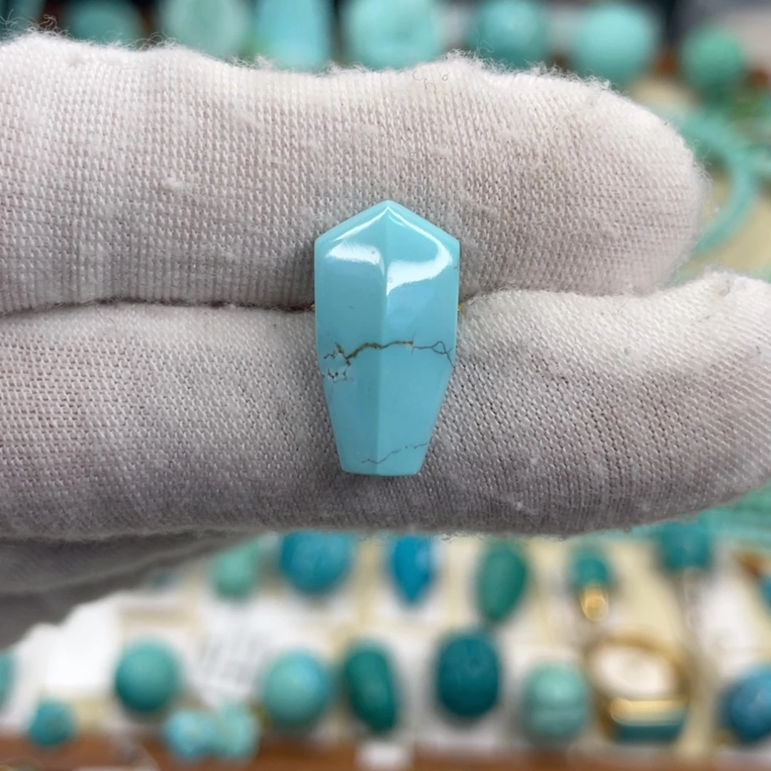 绿松石未镶嵌挂件