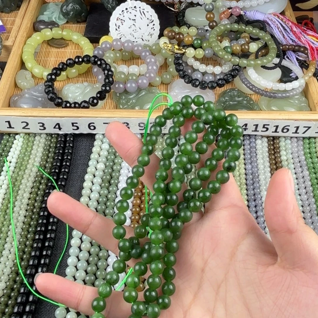 生***动和田玉未镶嵌颈饰