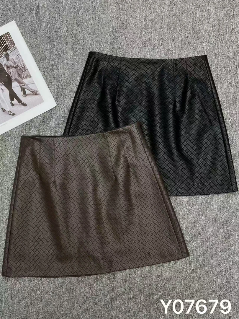 【小韩家】欧货秋季新款轻熟风时髦菱格半身皮裙