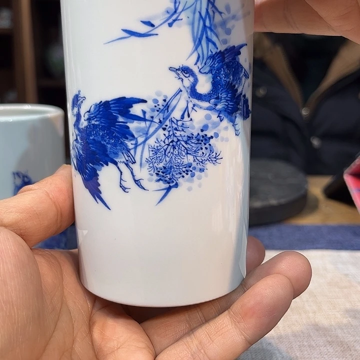 瓷摆件青花芦雁笔筒
