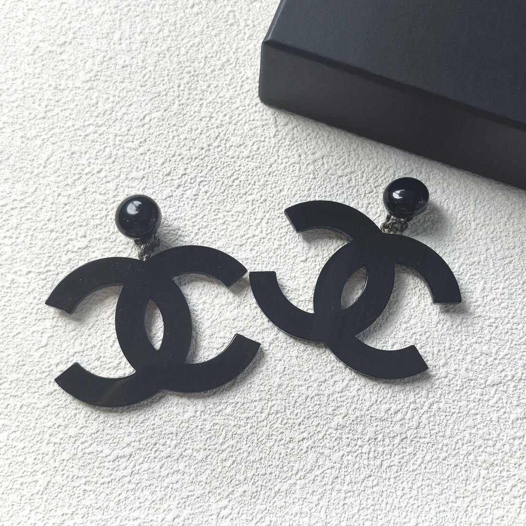 95新 Chanel/香奈儿 泡泡中古Chanel黑色亚克力双C大耳夹