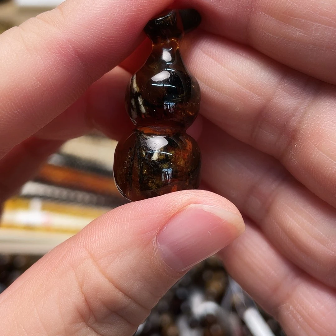 未镶嵌琥珀裸石大