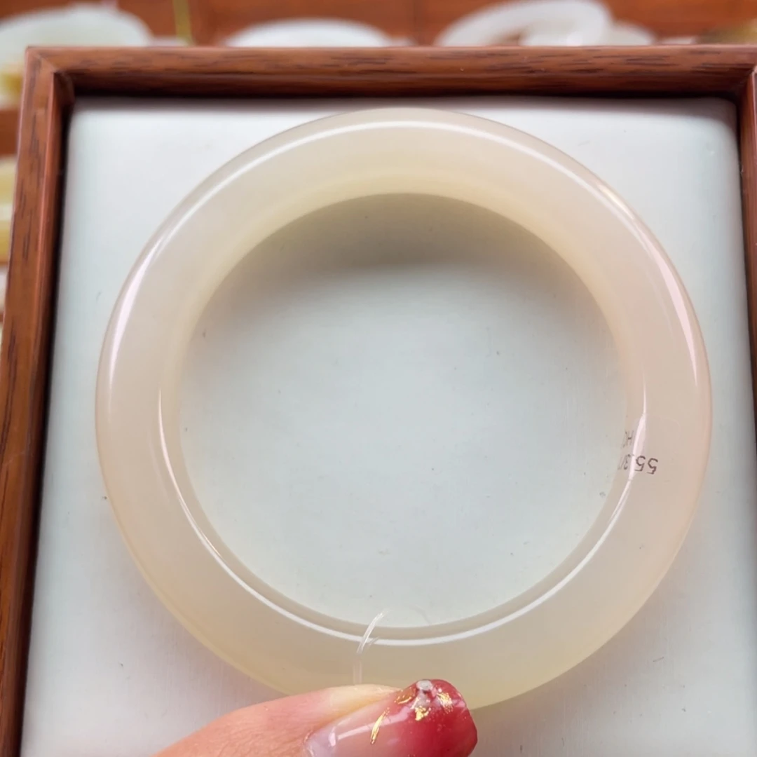 【闪购商品】和田玉手镯未镶嵌56