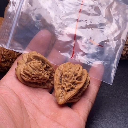 【闪购商品】吊坠文玩核桃打包