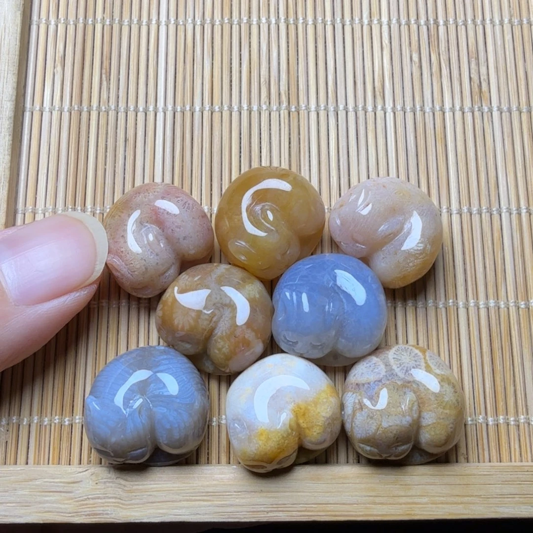 硅化玉未镶嵌睡美猫8颗一起