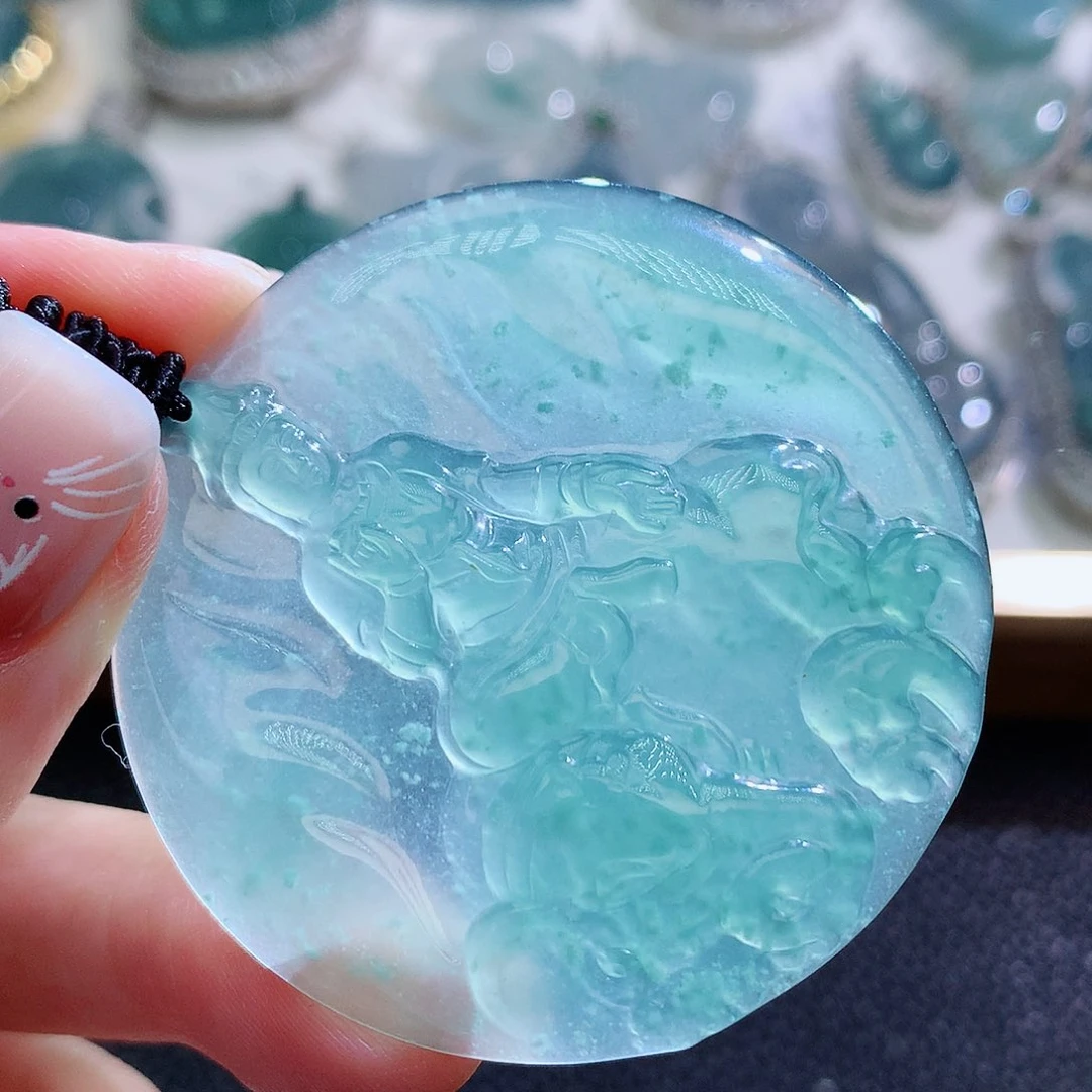 翡翠颈饰未镶嵌翡翠