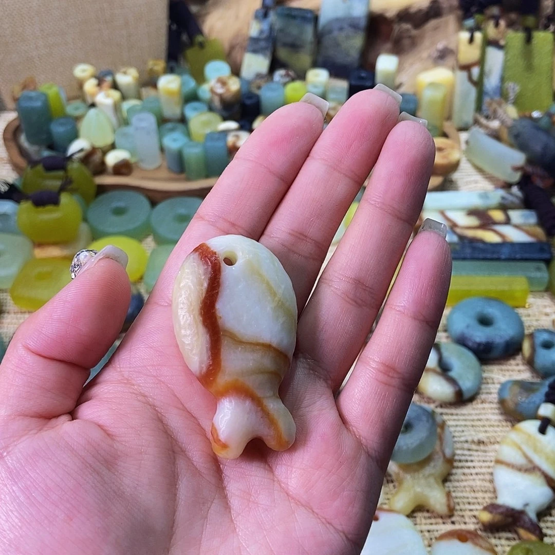 未镶嵌蛇纹石玉挂件雾***眠