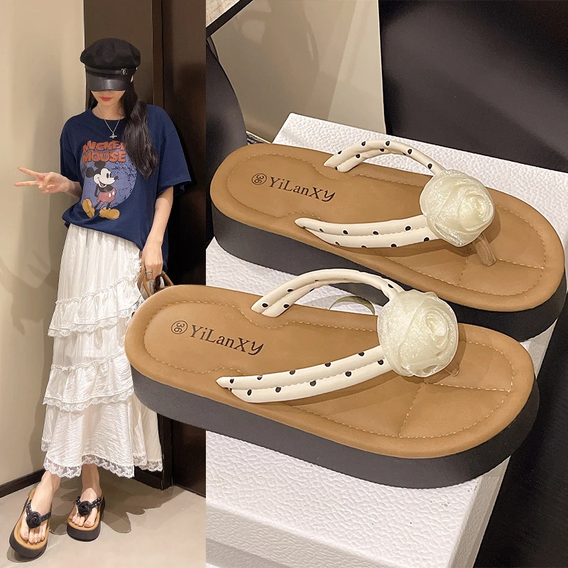 人字拖女外穿2025新款夏季网红绝美复古时尚配裙子厚底海边凉拖鞋