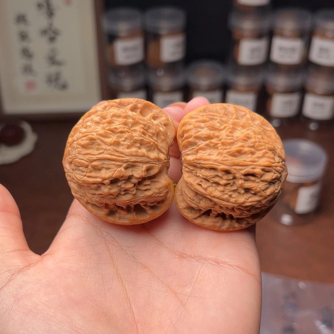 吊坠文玩核桃?**良绣球